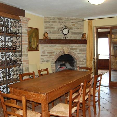 Agriturismo Countryhouse Le Giare غوبيو المظهر الخارجي الصورة