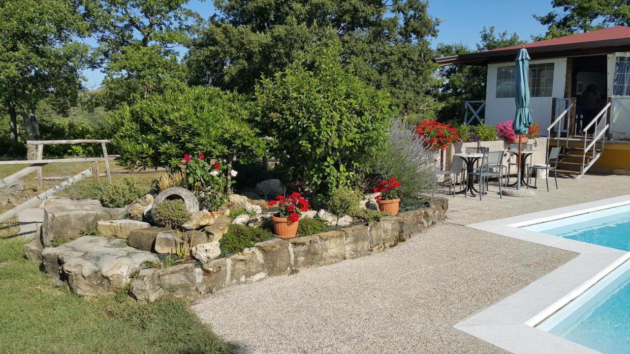 Agriturismo Countryhouse Le Giare غوبيو المظهر الخارجي الصورة