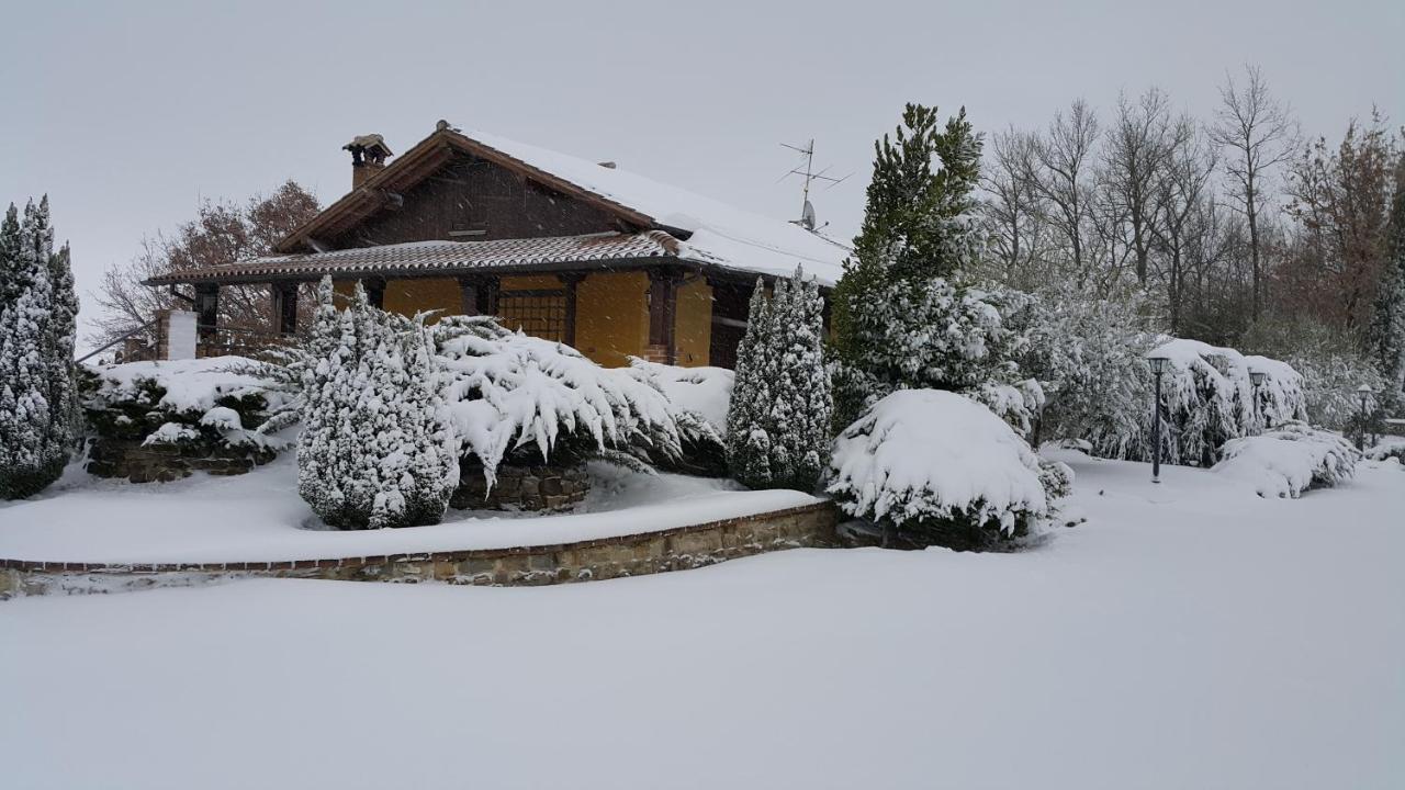 Agriturismo Countryhouse Le Giare غوبيو المظهر الخارجي الصورة
